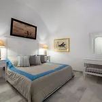 Andromeda & 3* Imerovigli (Santorini)