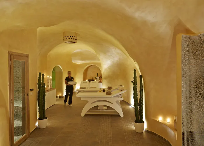 Andromeda & Hotel Imerovigli (Santorini)