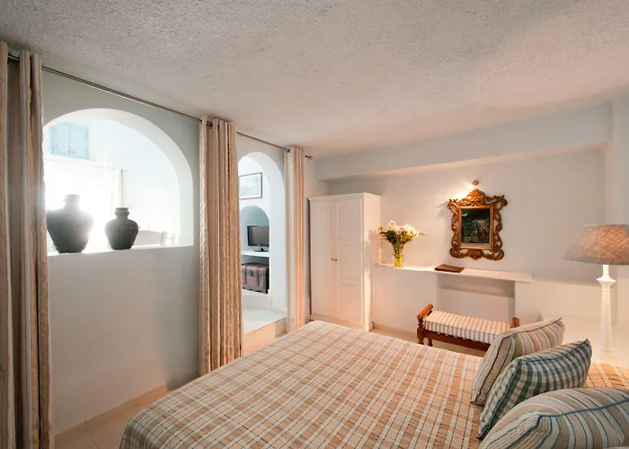 Hotel Andromeda & Imerovigli (Santorini)