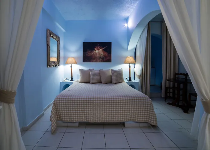 Andromeda & Hotel Imerovigli (Santorini)