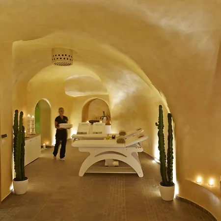 Andromeda & Hotel Imerovigli (Santorini)