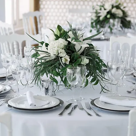 Andromeda & Hotel Imerovigli (Santorini)